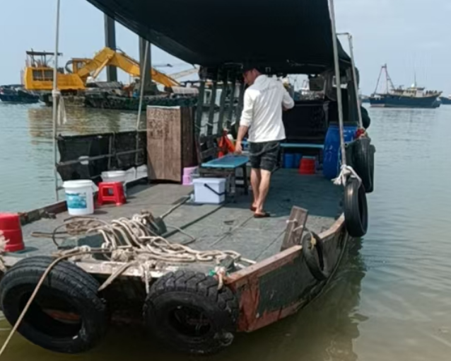 百度文心：北海租船出海捕鱼最简单方法