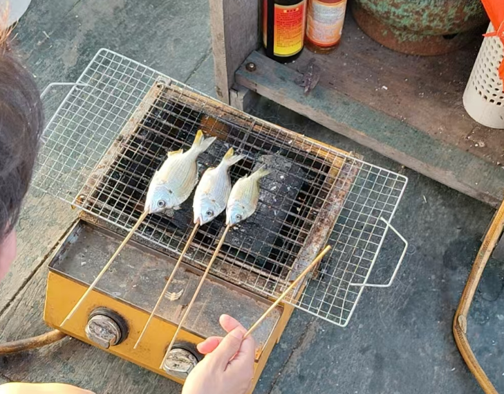 北海生蚝场海钓捕鱼下地笼船上烧烤 13097792919