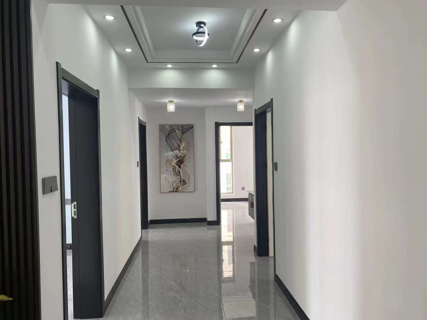 上海路国际学校对面湿地公园旁全新豪装大四房，满五唯一，低首付