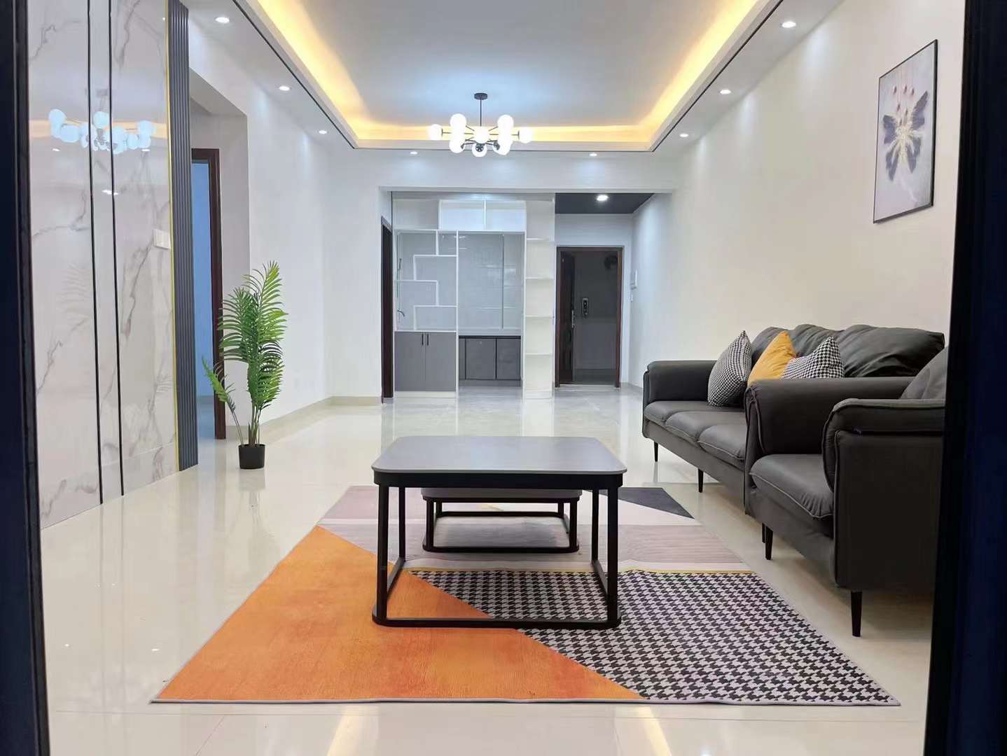 北海大道【蓝海银湾】电梯中层，新装修3房2厅，仅售:47.8万