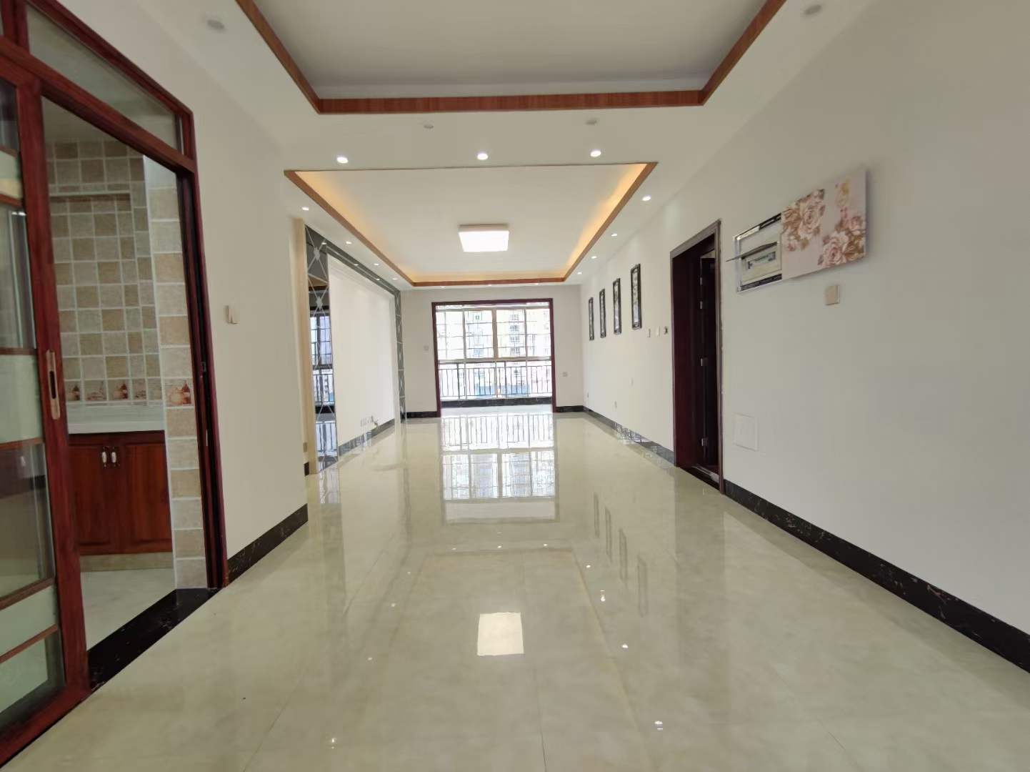 辰宸花园138平大三房出售，一梯两户板楼，售价76.5万