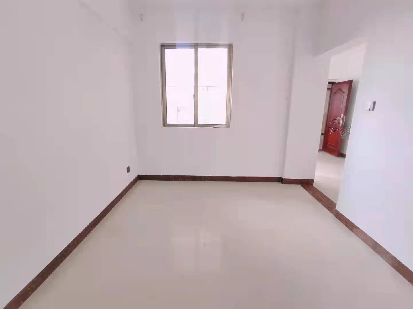 滨海阳光，2房2厅 可改3房，实用面积160平，便宜出售43.8万