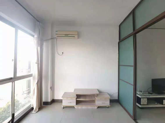 北京路大润发逢胜大厦电梯海景2房，房间大采光好！首付5万！