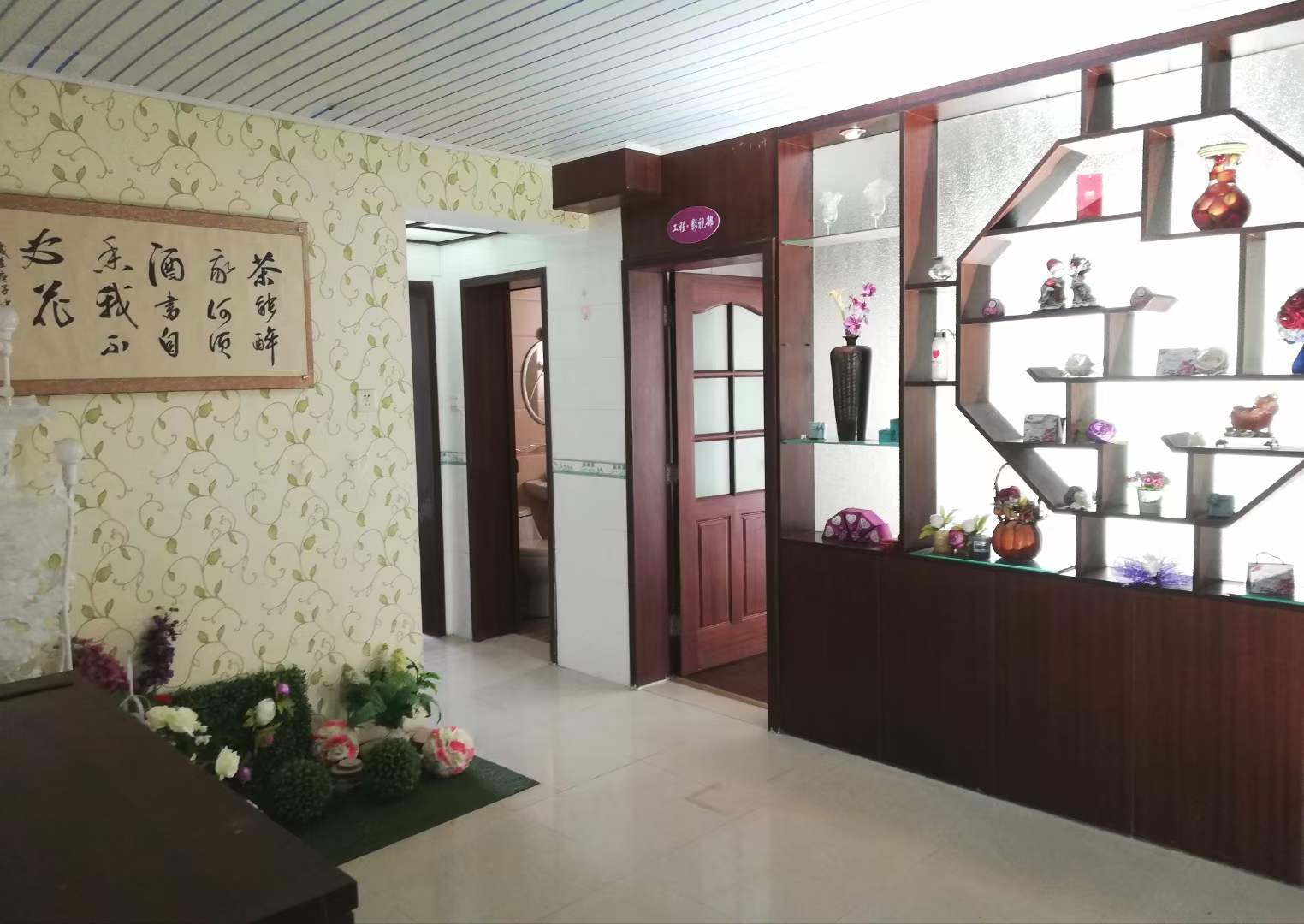 滨成大夏，​2房一厅一厨一阳台，67平，中装， 仅售:  37.5万