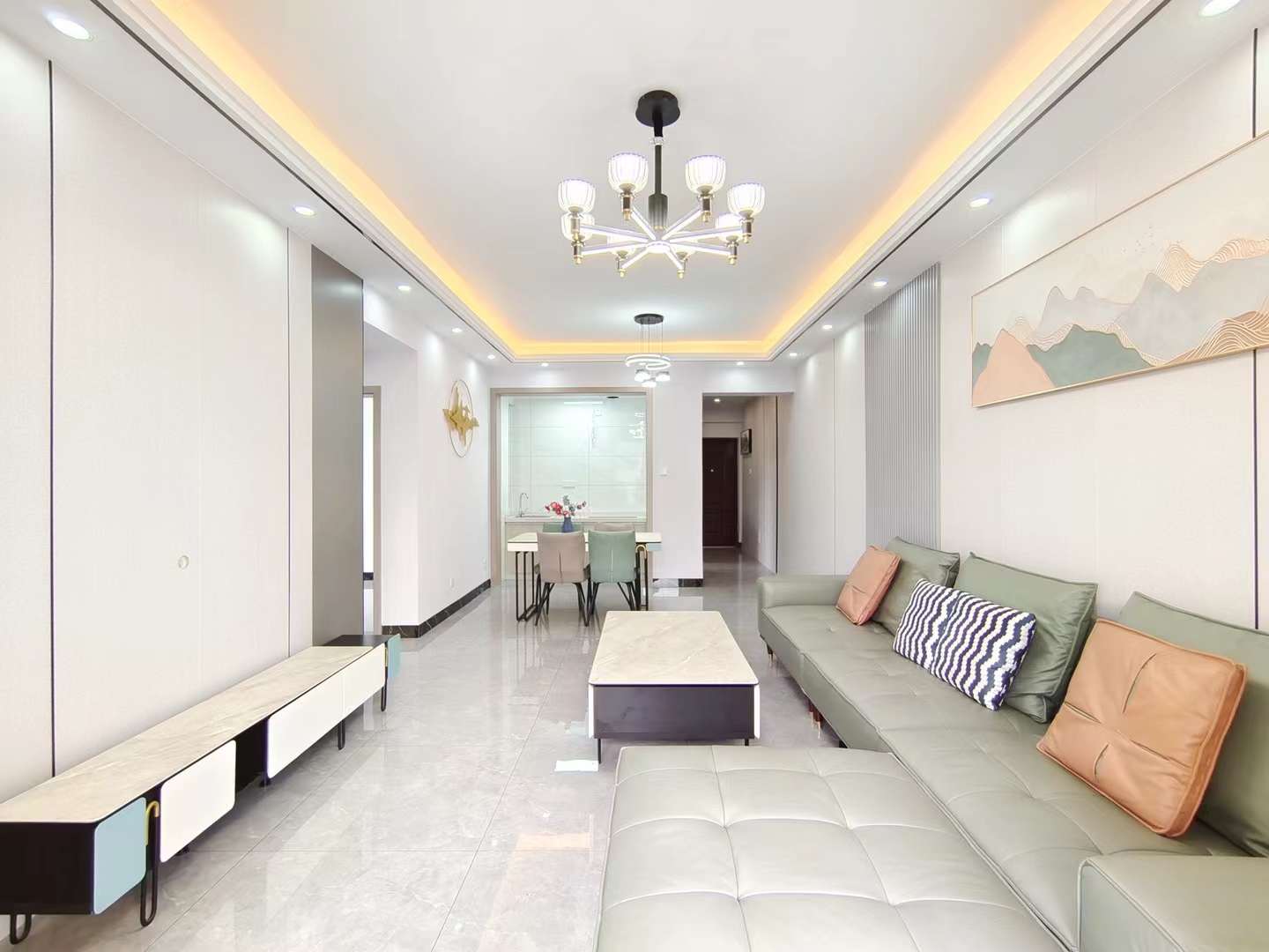 急卖：中央美地三房两厅全新装修，52.8万，电梯房 18977958958