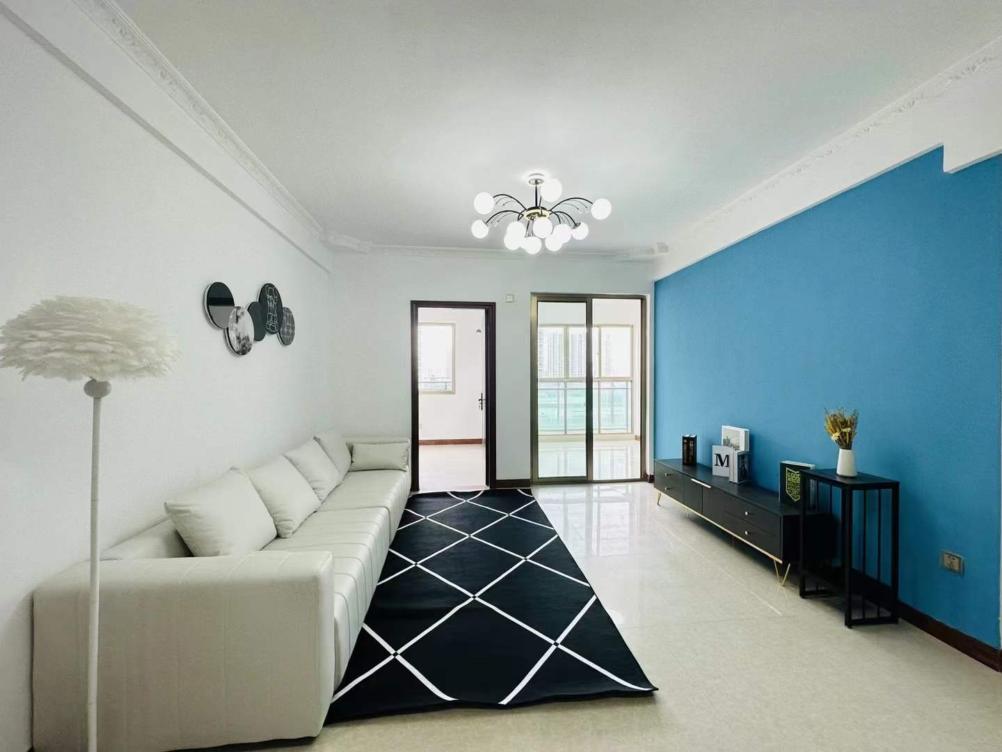 《滨海阳光》电梯10楼，精装，3房2厅，89.67平 ，总价42.8万