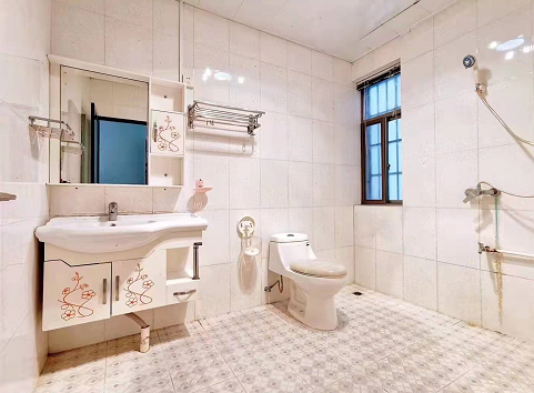 云南路『鸿源生态城』4房2厅2阳台，南北通透