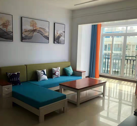 万达广场附近新装修三房二厅90平米